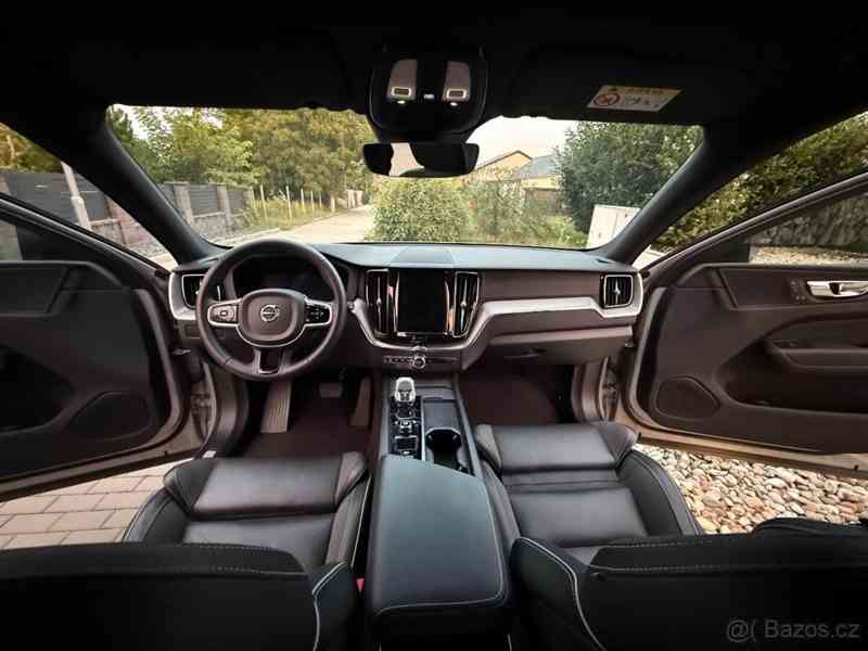 Volvo XC60 B4 D PLUS DARK - foto 4