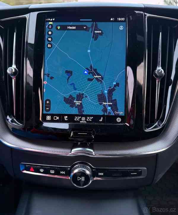 Volvo XC60 B4 D PLUS DARK - foto 19