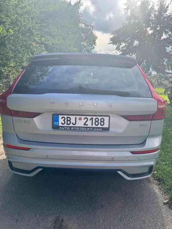 Volvo XC60 B4 D PLUS DARK - foto 2