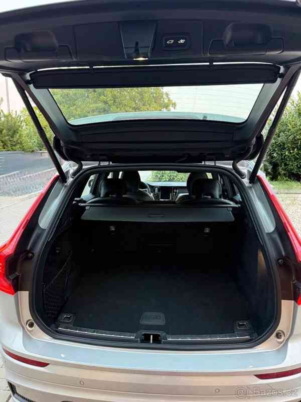 Volvo XC60 B4 D PLUS DARK - foto 10