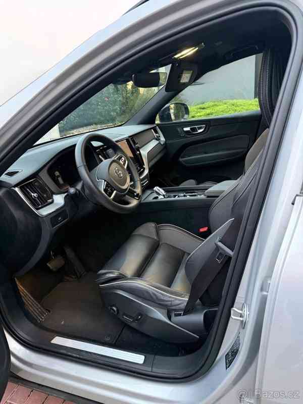 Volvo XC60 B4 D PLUS DARK - foto 13