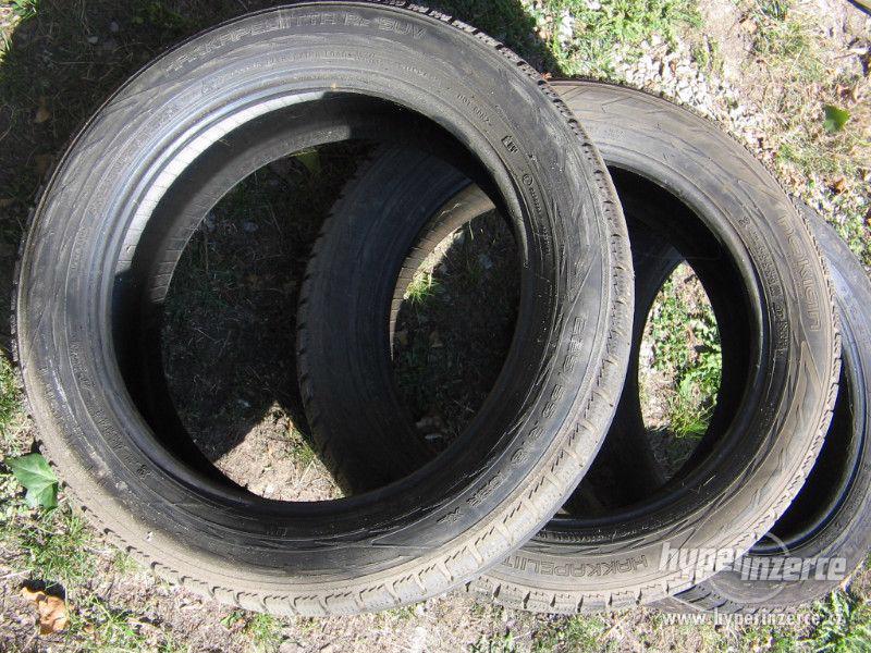 Prodám tři pneu Nokian 225/55 R18 - foto 1