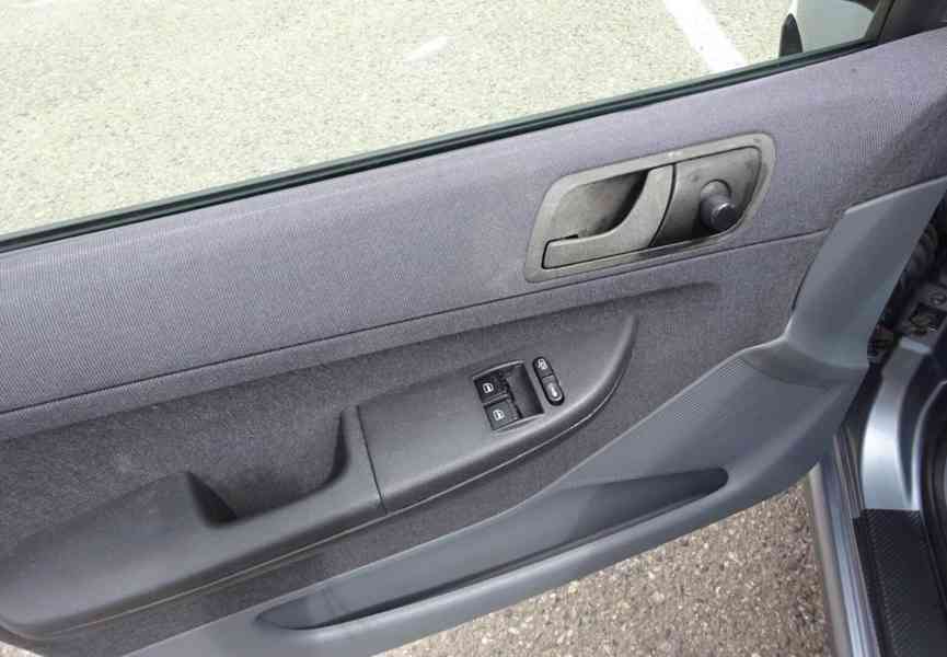 Škoda Fabia 1.9 SDI Combi r.v.2003 (STK82028) - foto 6