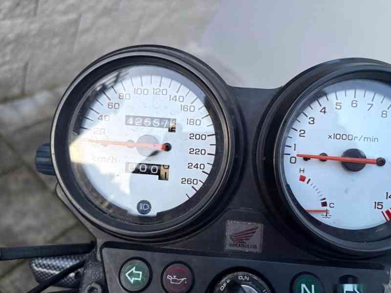 Honda CB Hornet 600 2002 - foto 11