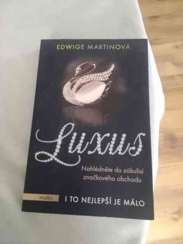 Luxus - román pro ženy - foto 1