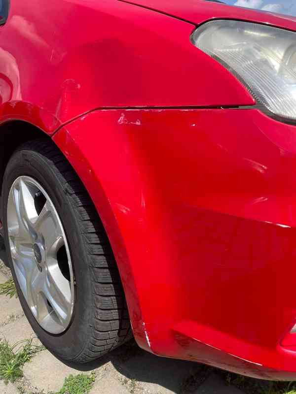 Prodám červený Ford C-MAX kombi, 1.6, nebouraný - foto 7