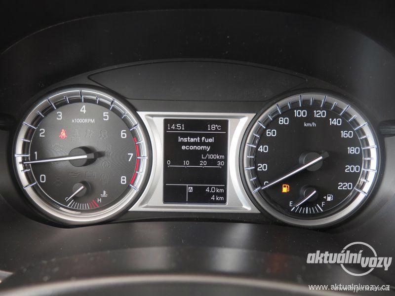 Suzuki Vitara 1.6, benzín, rok 2018 - foto 11