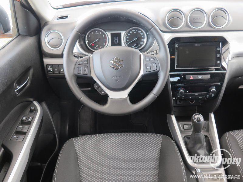 Suzuki Vitara 1.6, benzín, rok 2018 - foto 17