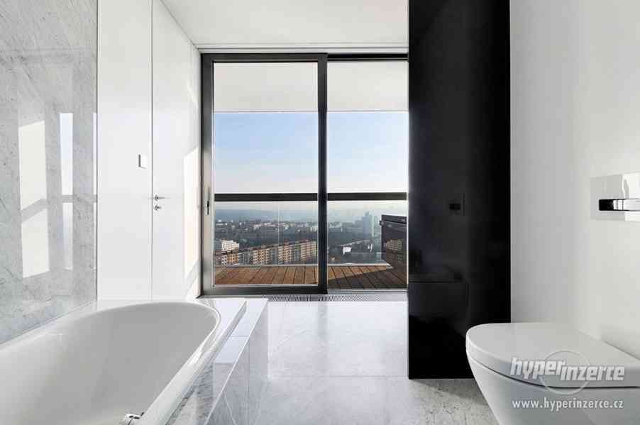 Pronájem vybaveného bytu 3kk(175,2m2), terasy, dvě parkovací místa, sklep, V Tower - foto 17