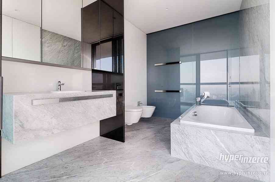 Pronájem vybaveného bytu 3kk(175,2m2), terasy, dvě parkovací místa, sklep, V Tower - foto 18