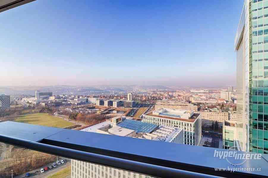 Pronájem vybaveného bytu 3kk(175,2m2), terasy, dvě parkovací místa, sklep, V Tower - foto 22
