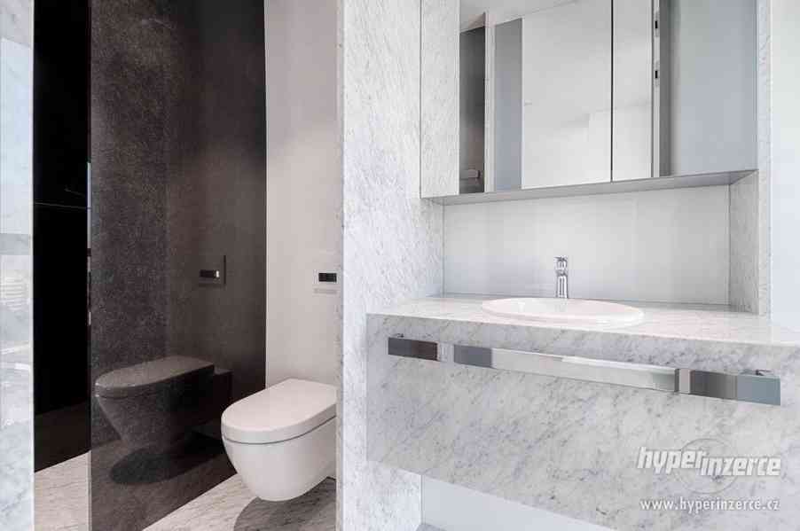 Pronájem vybaveného bytu 3kk(175,2m2), terasy, dvě parkovací místa, sklep, V Tower - foto 23
