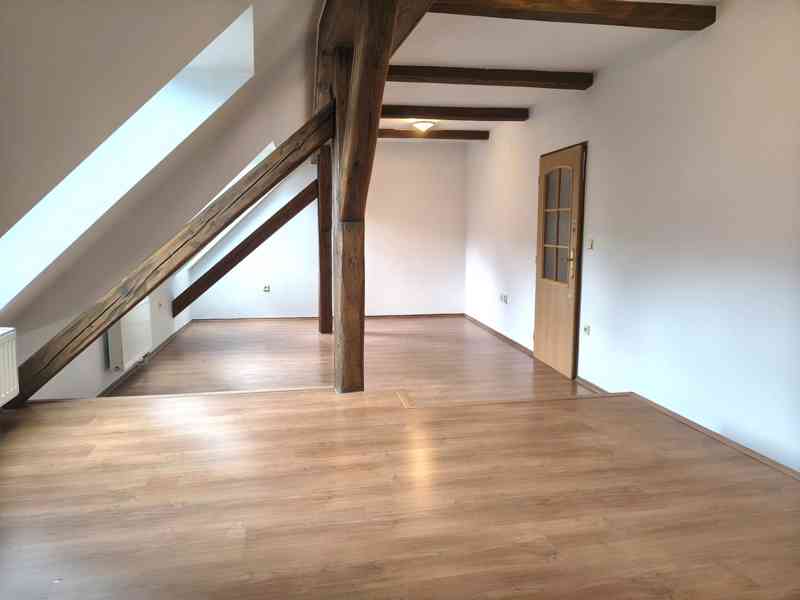 Jaroměř - Pronájem podkrovního prostorného bytu 157 m2 - foto 5