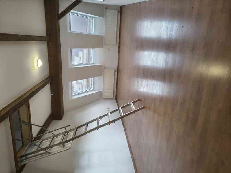 Jaroměř - Pronájem podkrovního prostorného bytu 157 m2 - foto 6