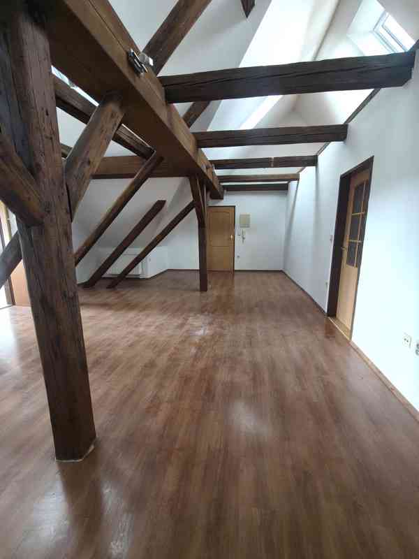 Jaroměř - Pronájem podkrovního prostorného bytu 157 m2 - foto 9