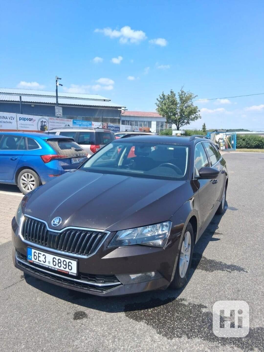 Škoda Octavia 1,6 - foto 1