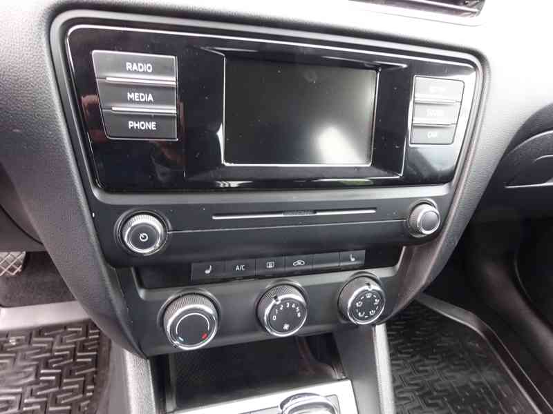 Škoda Octavia 1.4 TSI r.v.2015 (110 kw) el.serviska ČR - foto 8