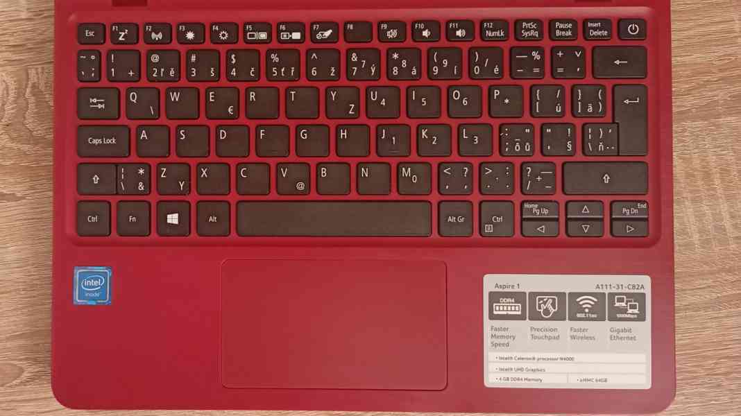Notebook Acer Aspire 1 (A111-31-C82A) 11,6" červený - foto 4