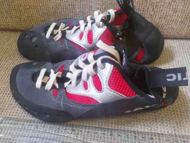 Lezečky Saltic, Jezdecká vesta, Trekové boty, Cyklobrašna - foto 2