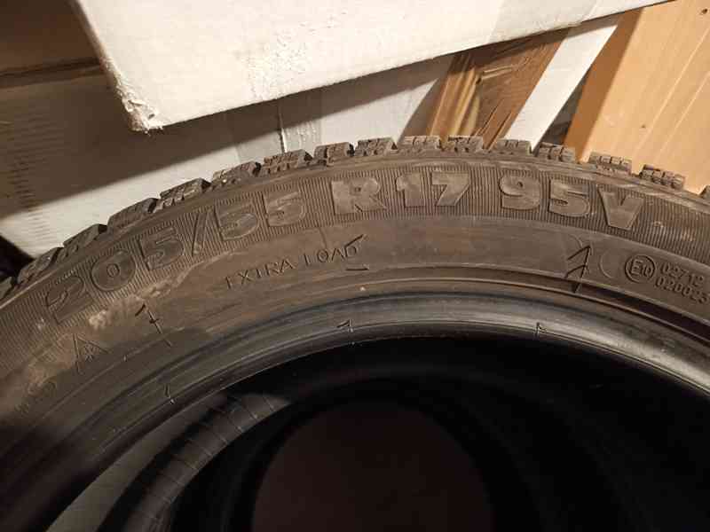 Prodám zimní pneu 205/55R17 z roku 2020 se vzorkem 8mm - foto 5