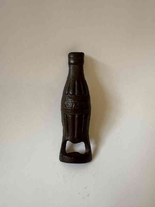 Coca Cola - kovový otvírák na láhve - foto 1