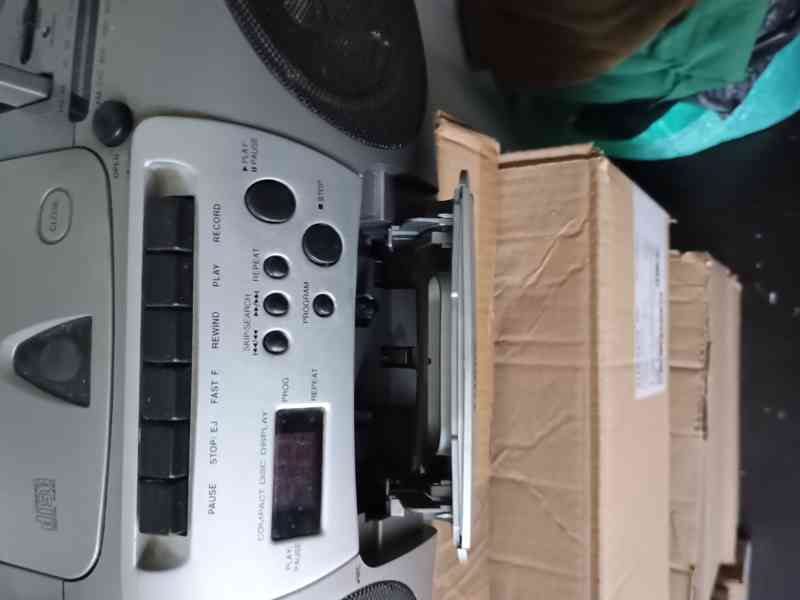 Přenosné rádio kazeťák s cd přehrávačem  - foto 3