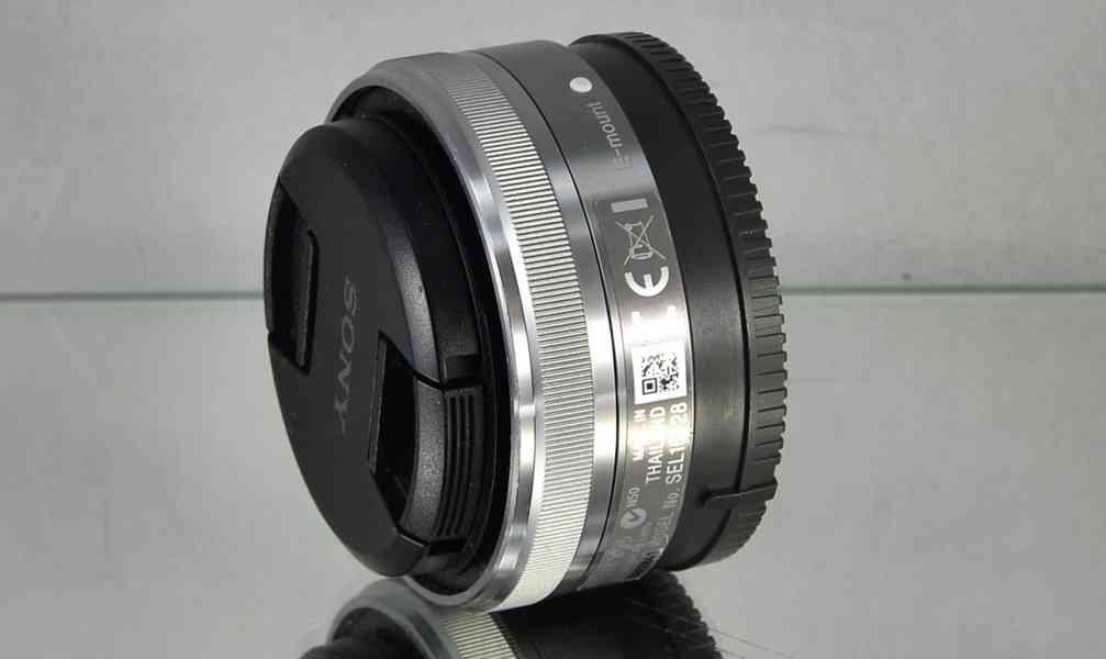 Sony E 16mm f/2,8 *APS-C Pevný širokoúhlý, E mount - foto 6