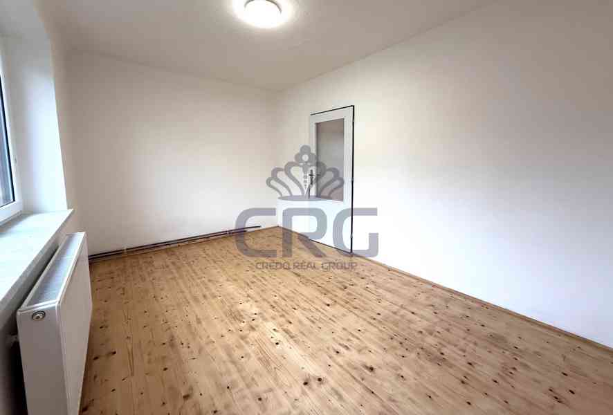 PRONÁJEM RODINNÉHO DOMU 2+1 SE ZAHRADOU V OBCI ROSICE - foto 7