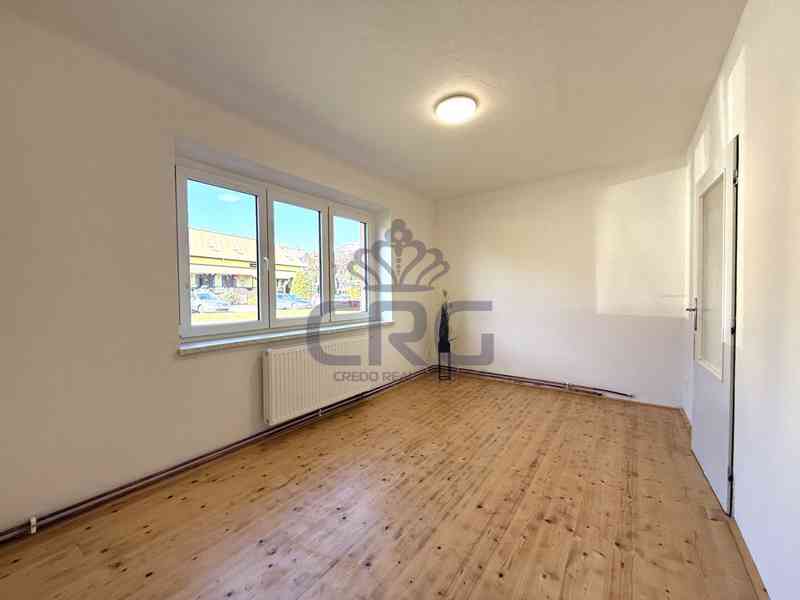 PRONÁJEM RODINNÉHO DOMU 2+1 SE ZAHRADOU V OBCI ROSICE - foto 4
