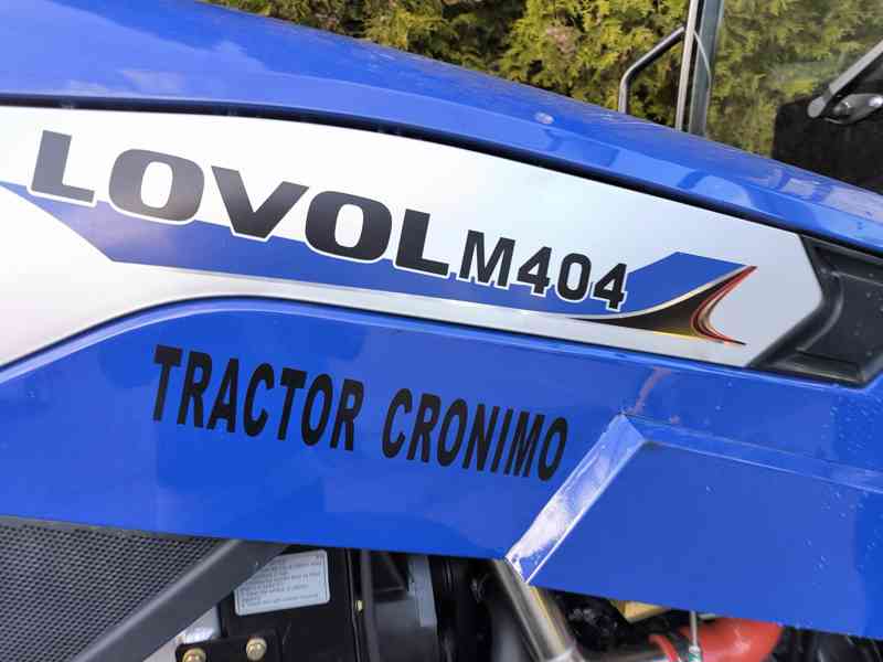Traktor LOVOL M404 s výkonem 40 Hp s kabinou - foto 2