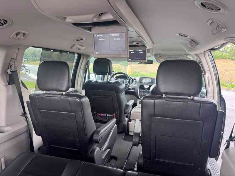 Lancia Voyager 3,6 Platinum LPG 2x DVD ČR 2013 - foto 6