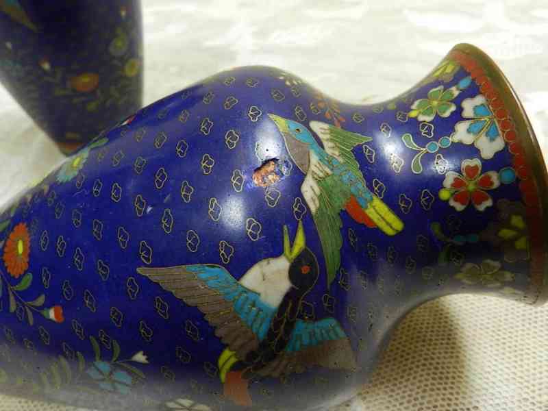 Mosazné velmi staré párové Vázy Ptáci Cloisonne smalt - foto 3