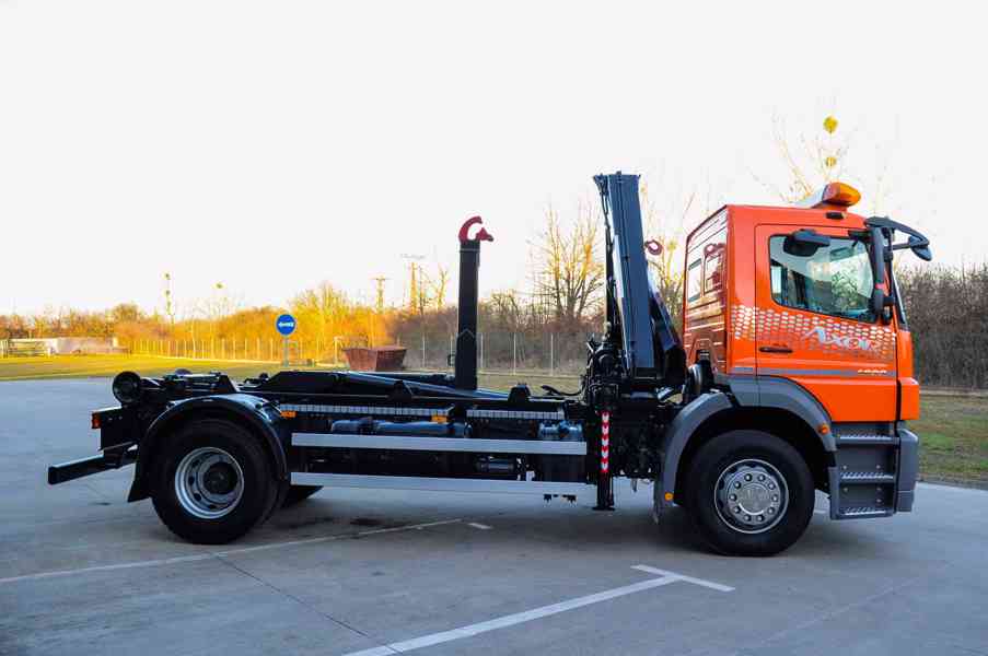 MERCEDES AXOR 1933 HÁKOVÝ NOSIČ KONTEJNERŮ HYDR. RUKA EURO5 - foto 7