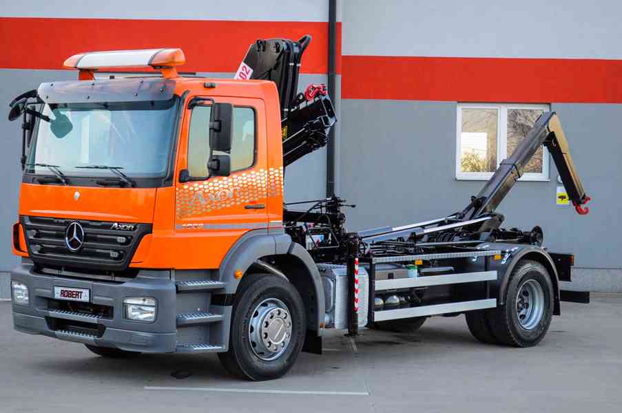 MERCEDES AXOR 1933 HÁKOVÝ NOSIČ KONTEJNERŮ HYDR. RUKA EURO5 - foto 69