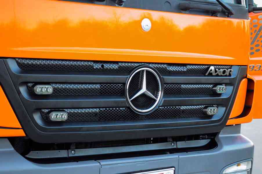 MERCEDES AXOR 1933 HÁKOVÝ NOSIČ KONTEJNERŮ HYDR. RUKA EURO5 - foto 32