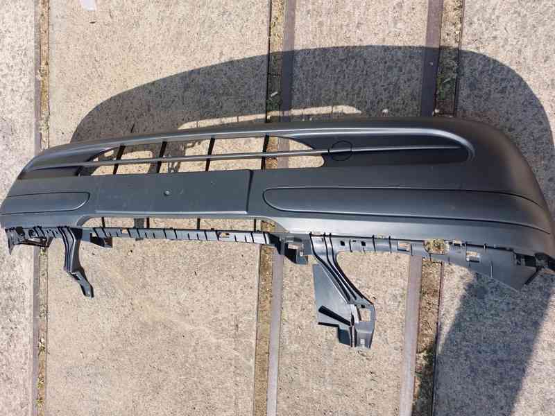 Kryt nárazníku MB Viano, typ W639 - foto 1