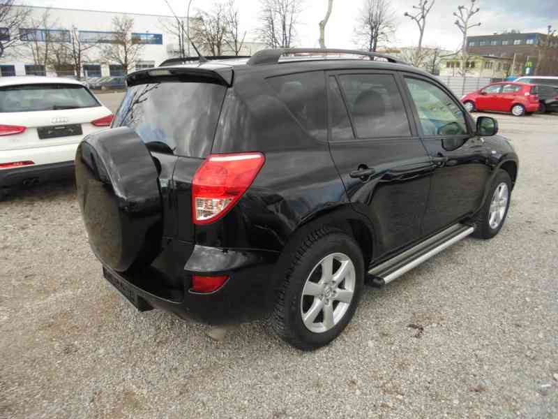 Toyota RAV 4 2.0i 4x4 benzín 112kw - foto 11