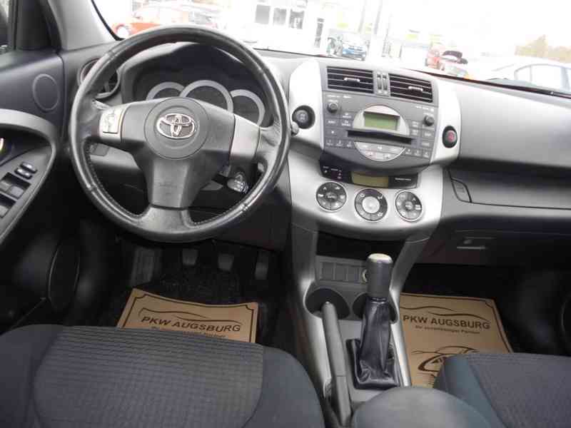 Toyota RAV 4 2.0i 4x4 benzín 112kw - foto 6