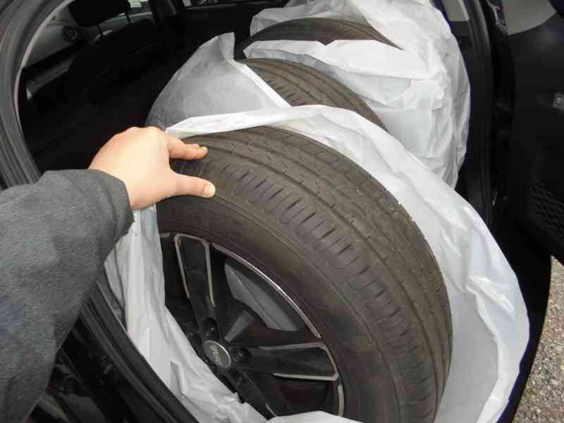 Toyota RAV 4 2.0i 4x4 benzín 112kw - foto 2