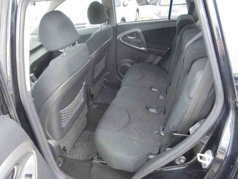 Toyota RAV 4 2.0i 4x4 benzín 112kw - foto 14