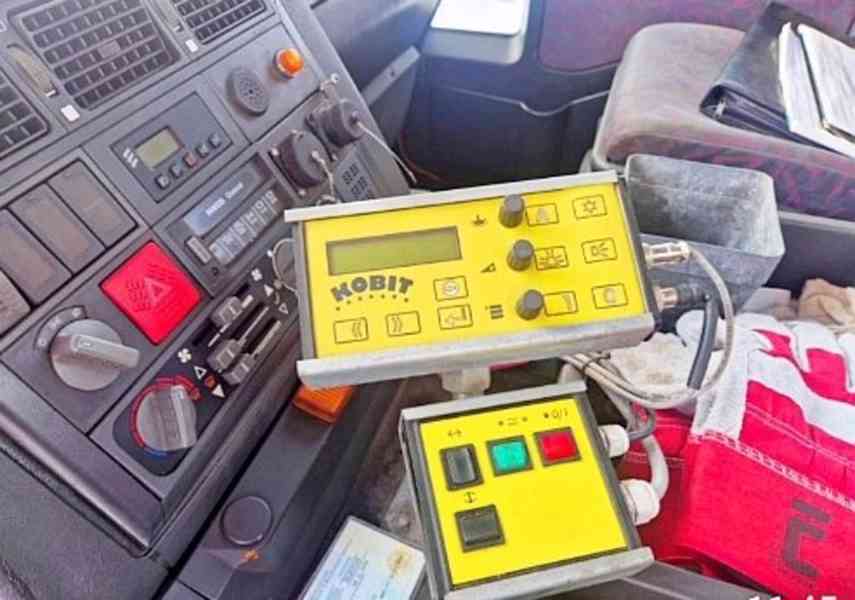 4x4 Iveco 21.5t sklápěč+ sypač radlice komunál zima - foto 5