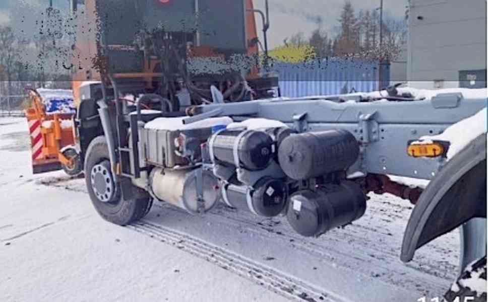 4x4 Iveco 21.5t sklápěč+ sypač radlice komunál zima - foto 9