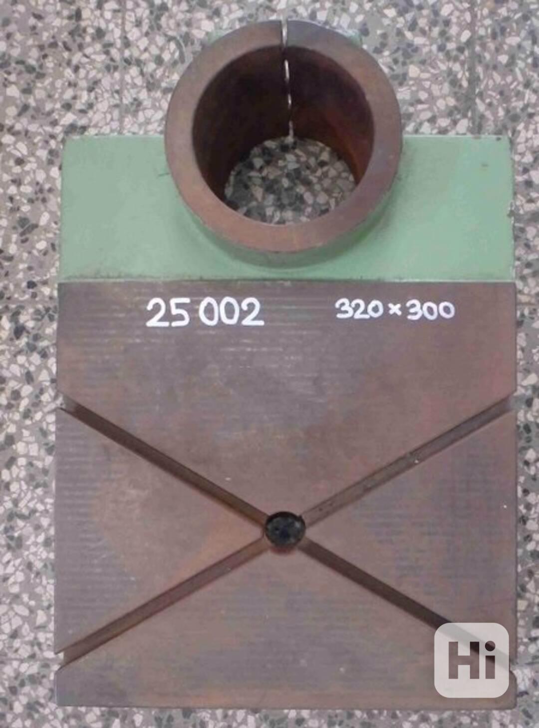 Stolek ke sloupové vrtačce upínací plocha 320x300  - foto 1