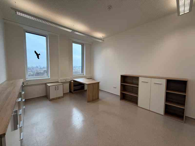 PRONÁJEM DVOU KANCELÁŘÍ O CP 38,2 M2 V BRNĚ  - foto 9