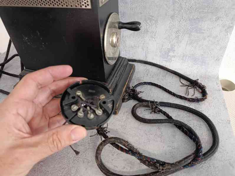 Starožitný švédský dvouklikový telefon z roku 1920-30  - foto 5