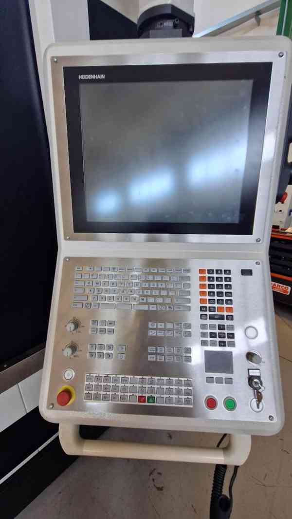 Kopretina VMC 1040 / Obráběcí centrum vertikální - foto 2