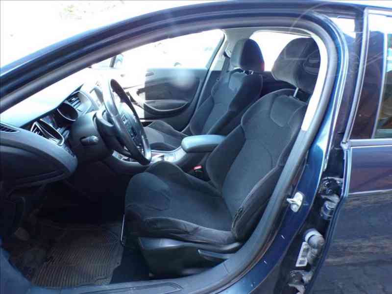 Citroën C5 2,0 HDi TAŽ.ZAŘÍZENÍ - foto 8