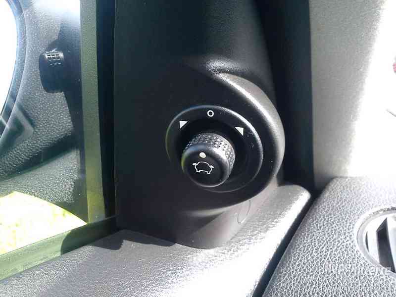 Ford Mondeo kombi 2.0TDCi,klima,serviska,tažné,model 2006 - foto 13