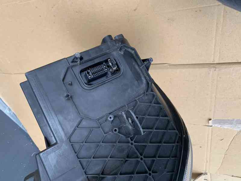 xenon xenony skoda yeti 5L pravy levy svetlo - foto 8