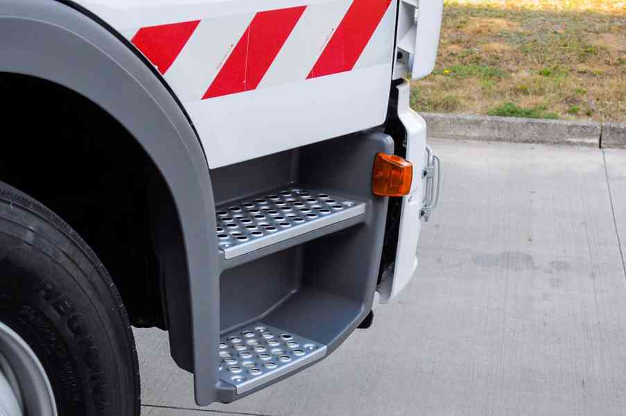 MERCEDES ATEGO 1224 PRACOVNÍ / MONTÁŽNÍ / IZOLOVANÁ PLOŠINA - foto 19